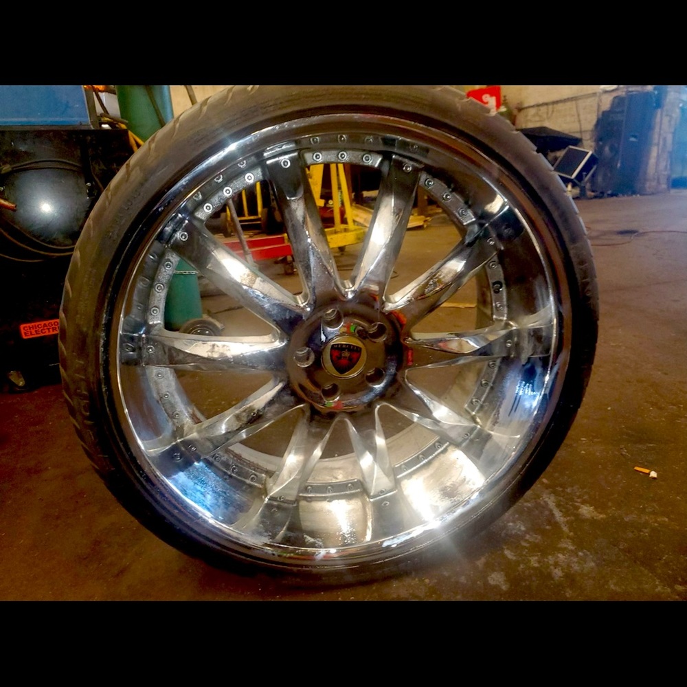 22’ inch rims with tires PICK UP ONLY